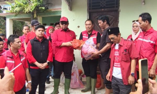 Repdem dan PDI-P Gelar Baksos dan Cek Kesehatan Gratis di Pandeglang. (foto: ist)