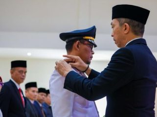 wali kota bogor dedie rachim lantik pejabat. (foto: kominfo)