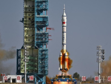 Ilustrasi. Misi berawak Artemis milik NASA harus ditunda peluncurannya. (Foto: AFP/PEDRO PARDO)