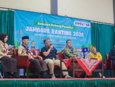 Ketua Kwarcab Kota Bogor Denny Mulyadi membuka Jambore ranting tansa. (foto: pramuka)