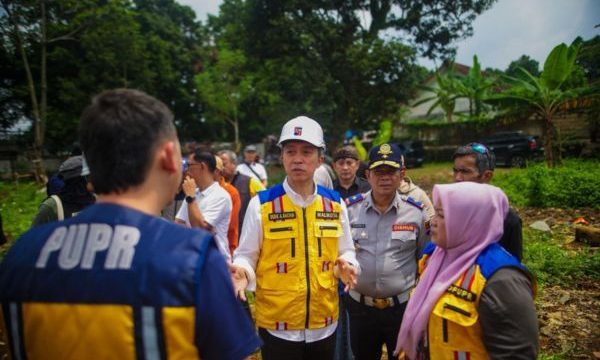 Wali Kota Bogor Dedie A Rachim pastikan mulai Senin(23/2/2026) jalan batutulis trase baru mulai digarap. (foto: kominfo)