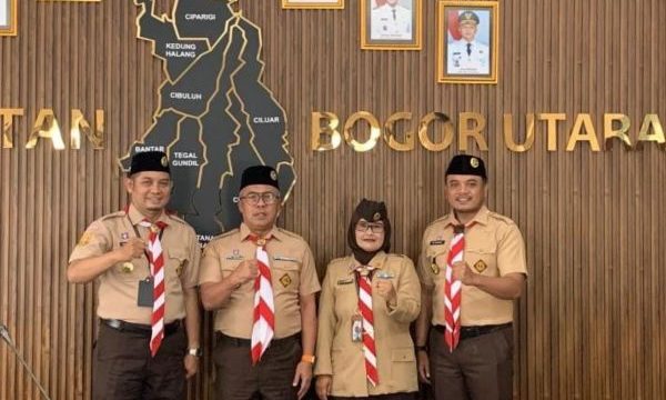 Ketua Kwarcab Kota Bogor Denny Mulyadi di acara pelantikan kwarran bogor utara. (foto: humas, media dan IT Pramuka)