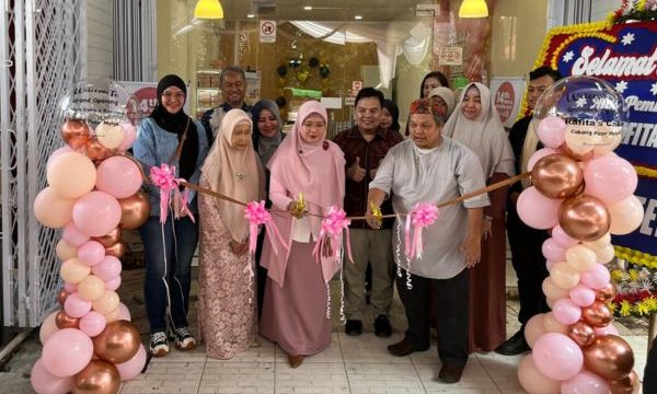 Pembukaan Rafita's cake rasakoe di Jalan Pasir Mulya, Sabtu (14/2/2026). (foto: ist)