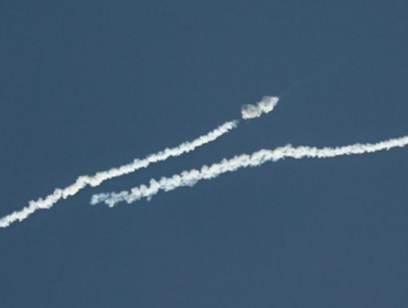 Ilustrasi. Iran menjadikan program rudal sebagai inti strategi militernya, terutama karena angkatan udara masih bertumpu pada pesawat tempur yang relatif tua. (Foto: AFP/FADEL SENNA)