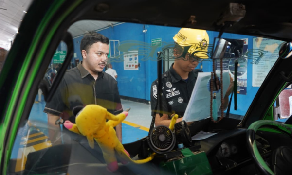 Komisi II DPRD Kota Bogor sidak uji kir dishub. (foto: hmp)