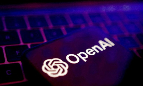 Ilustrasi. OpenAI menghadapi protes setelah mengumumkan kerja sama dengan militer AS. Pengguna mulai beralih ke Claude, menyusul kekhawatiran etika dan keamanan. (Foto: REUTERS/Dado Ruvic)