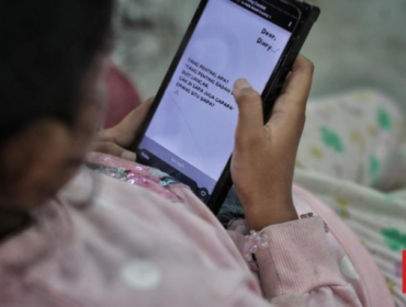 Ilustrasi. Pemerintah akan membatasi akses media sosial untuk anak di bawah 16 tahun mulai 28 Maret 2026. Kebijakan ini bertujuan melindungi anak dari risiko digital. (Foto: CNN Indonesia/Adhi Wicaksono)