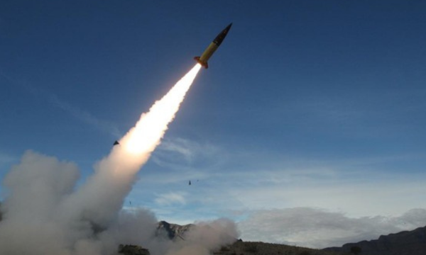 Amerika Serikat mulai memanfaatkan berbagai alat kecerdasan buatan (AI) untuk meningkatkan serangannya di tengah peperangannya bersama Israel melawan Iran. (Foto: AFP/JOHN HAMILTON)