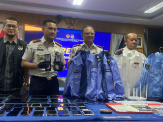 plt dirjenim Yuldi Yusman, kakanwil ditjenim jabar Jaya Saputra, dan korfung komunikasi publik ditjenim Achmad Nur Saleh. (foto: imigrasibogor)