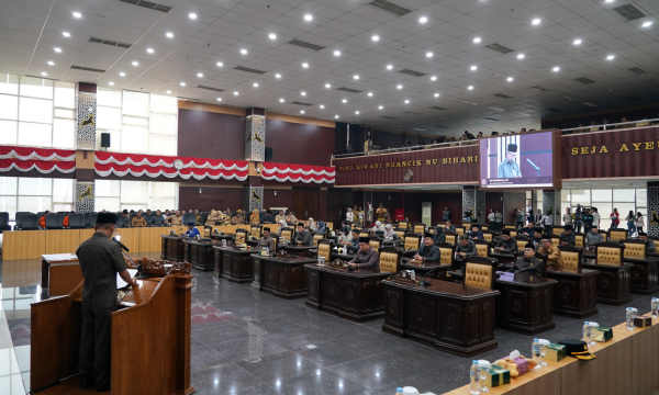 sidang paripurna. (foto humpro)
