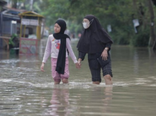 Menurut BMKG awal musim kemarau berbeda-beda di wilayah Indonesia. (CNN Indonesia/Safir Makki)