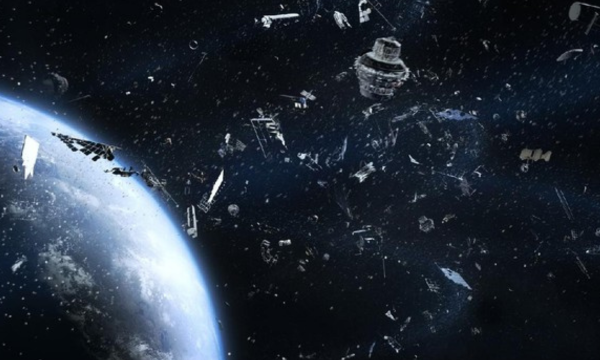 Ilustrasi. Para pakar astronomi memastikan benda angkasa yang melintas di langit Lampung pada Sabtu (4/4) malam adalah sampah antariksa. (iStockphoto/janiecbros)