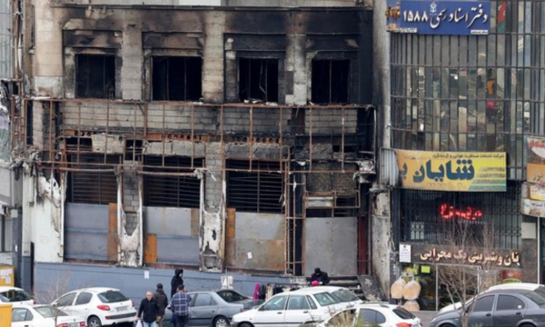 Ilustrasi. Pemadaman internet di Iran, yang pertama kali diberlakukan lebih dari sebulan yang lalu kini menjadi pemadaman nasional terlama yang pernah tercatat. (Foto: AFP/ATTA KENARE)