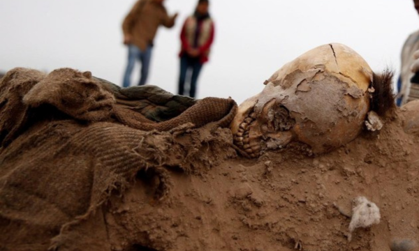 Ilustrasi pemakaman kuno. Foto: (Mariana Bazo/Reuters)