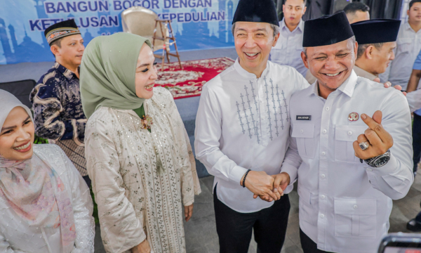 Wali Kota Bogor Dedie A Rachim dan Wakil Wali Kota Bogor Jenal Murtaqien. (foto: kominfo)
