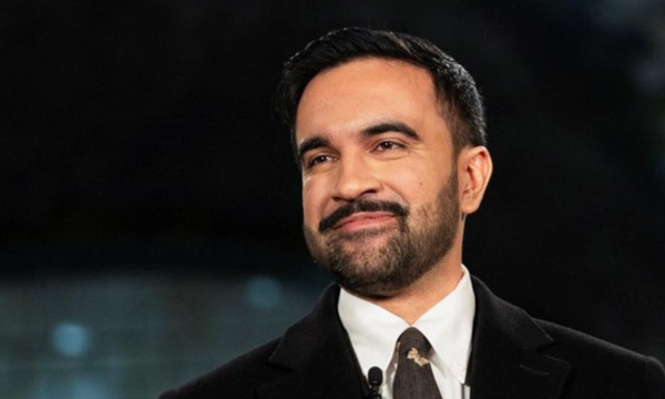 Wali Kota New York, Zohran Mamdani, mencabut larangan TikTok di perangkat pemerintah, memungkinkan komunikasi lebih baik dengan warga, dengan aturan baru. (Foto: Amir Hamja/Pool via REUTERS)