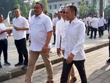 bupati bogor rudy susmanto dan wabup jaro ade. (foto kominfo kab bogor)