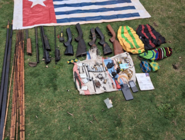 Senjata yang diamankan TNI (foto puspen tni)