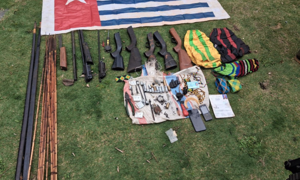 Senjata yang diamankan TNI (foto puspen tni)