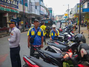 parkir sisi kanan di Jalan Suryakencana Bogor (foto; kominfo kota bogor)
