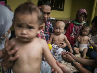 Ilustrasi. BKKBN mencatat 8,1 juta keluarga berisiko stunting akibat sanitasi buruk hingga minim akses air bersih. (Foto: ANTARA FOTO/M Ayudha)