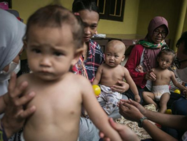 Ilustrasi. BKKBN mencatat 8,1 juta keluarga berisiko stunting akibat sanitasi buruk hingga minim akses air bersih. (Foto: ANTARA FOTO/M Ayudha)
