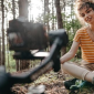 Ilustrasi. Tidak semua orang memiliki teman dekat untuk berbagi cerita atau diajak pergi ke mana-mana. Lantas, apa saja tanda orang tidak punya teman dekat? (Foto: iStock/mixetto)