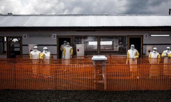 Ilustrasi. Kemenkes RI meningkatkan kewaspadaan menyusul penetapan wabah Ebola di Kongo dan Uganda sebagai darurat kesehatan global oleh WHO. (Foto: John WESSELS / AFP)
