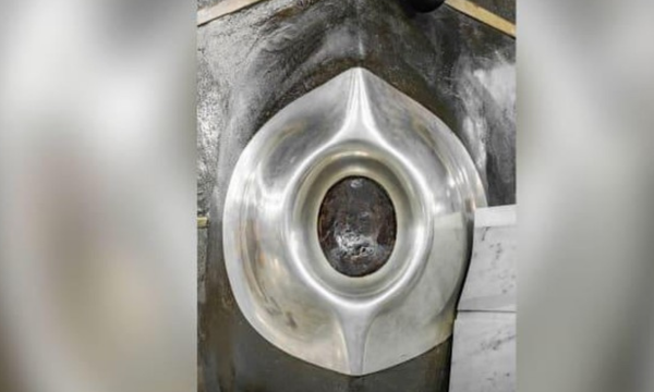 Hajar Aswad Dipotret Super Detail, Keajaibannya Terungkap
Hajar Aswad Dipotret Super Detail, Keajaibannya Terungkap (Foto: via CNN Travel)
