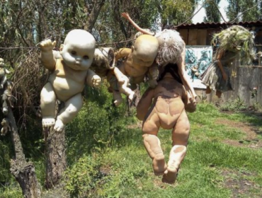 Di tengah kanal-kanal Xochimilco, Meksiko, terdapat salah satu destinasi wisata teraneh di dunia, La Isla de las Muñecas atau Pulau Boneka. (Foto: iStockphoto/Miguel Rodriguez Silva).