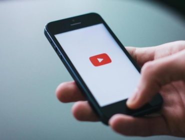 YouTube Akan Tandai Video Buatan AI Secara Otomatis (Foto: freestocks.org/Pexels)