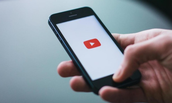 YouTube Akan Tandai Video Buatan AI Secara Otomatis (Foto: freestocks.org/Pexels)