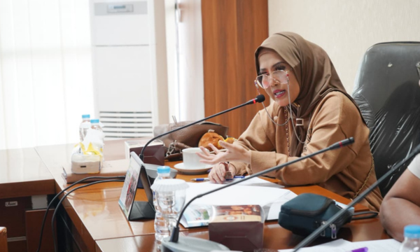 ​Ketua Pansus Raperda RTH, Devie Prihartini Sultani. (foto: humpro dprd kota bogor)