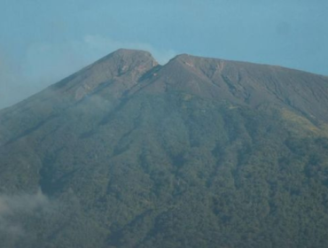 Gunung Slamet di Jawa Tengah. (Foto: ANTARA FOTO/Oky Lukmansyah)