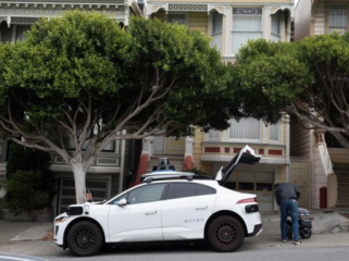 Ilustrasi Waymo. (Foto: REUTERS/Laure Andrillon)