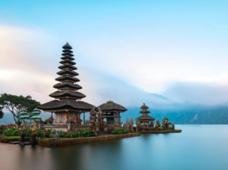 Ilustrasi. Enam WNA dideportasi dari Bali oleh Rumah Detensi Imigrasi 
Denpasar setelah terbukti melanggar aturan keimigrasian dan ketertiban 
umum. (Foto: iStockphoto/Tanarch)