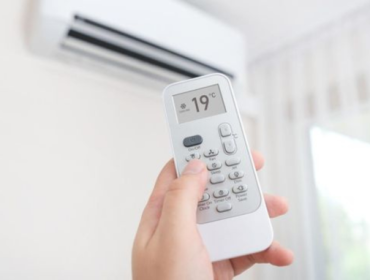 Ilustrasi. Tak sedikit yang mengeluhkan tubuh pegal ketika berada di ruangan 
ber-AC. Apa penyebabnya? (Foto: iStockphoto/simpson33)
