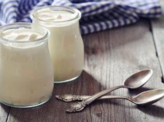Ilustrasi. Tangkai cabai yang biasanya dibuang disebut berpotensi membantu 
proses fermentasi yogurt. Benarkah demikian? (Foto: 
iStockphoto/tashka2000)
