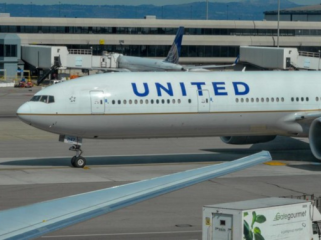 Ilustrasi pesawat United Airlines (Foto: Zhao Liu/Getty Images)