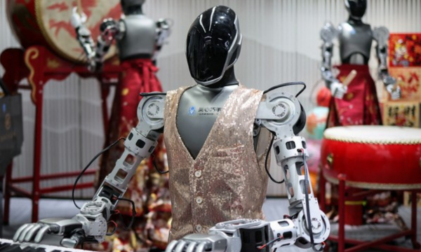 Robot Humanoid China Diramal Makin Laris dan Kuasai Dunia
(Foto: REUTERS/Maxim Shemetov)
