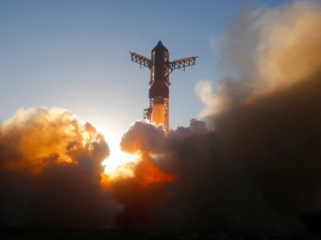 Saham SpaceX terus mengalami penurunan pasca euforia IPO usai. (Foto: 
REUTERS/Steve Nesius)