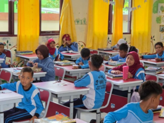 Suasana belajar di SDN 001 Payung-Payung. (Foto: Fyk/detikinet)