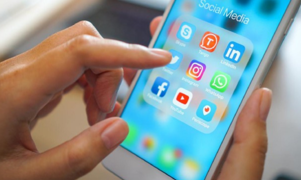 Dianggap Candu, Meta Diminta Ubah Desain Instagram dan 
Facebook (Foto: Getty Images/Wiyada Arunwaikit)
