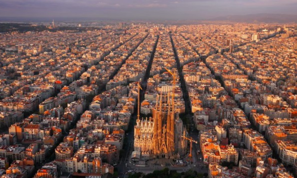 Fakta Unik Tata Kota Barcelona Kotak-kotak, Ini Sejarahnya
(Foto: Amos Chapple/The Guardian)
