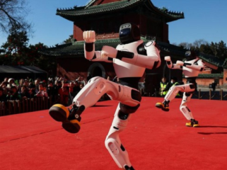 Ilustrasi. Presiden AS Donald Trump meluncurkan larangan impor robot 
humanoid dari China untuk melindungi keamanan nasional AS (Foto: 
REUTERS/Maxim Shemetov)
