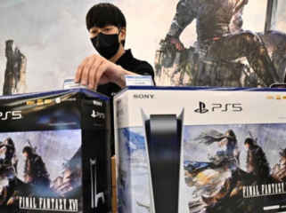 Ilustrasi. Sony akan hentikan produksi game fisik mulai Januari 2028, beralih 
ke distribusi digital. (Foto: AFP/ANTHONY WALLACE)
