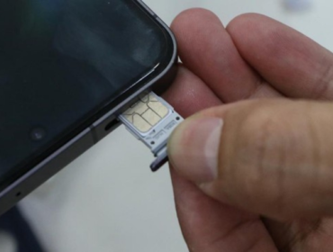 Nomor HP kini tidak bisa diaktifkan sembarang, wajib pakai data 
biometrik wajah pengguna. (Foto: Ari Saputra/detikFoto)
