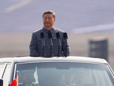Presiden China Xi Jinping menekankan pentingnya kerja sama internasional dalam pengembangan AI, menolak dominasi satu negara. (Foto: REUTERS/Tingshu Wang) 