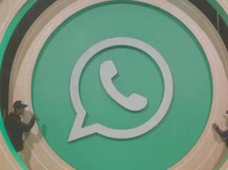 Sejumlah penyebab notifikasi WhatsApp tidak muncul setelah aplikasi dibuka, 
mulai dari masalah koneksi, pengaturan notifikasi, dan pembaruan aplikasi. 
(Foto: CNN Indonesia/ Arif Hulwan Muzayyin)
