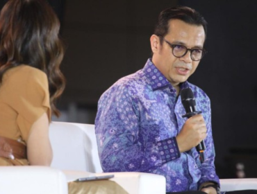 Wamenkomdigi Nezar Patria menyebut regulasi layanan pengantaran barang 
berbasis digital memasuk tahap akhir. (Foto: CNBC Indonesia/Faisal 
Rahman)
